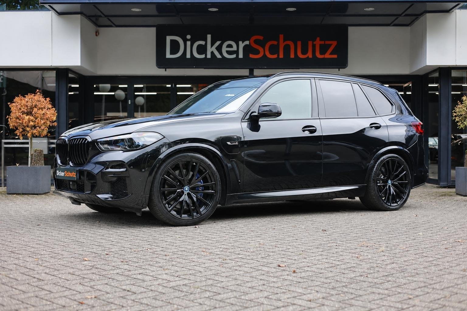 BMW X5 xDrive45e M Sport Massage | Pano | Stoelvent. | Trekh, Auto's, Gebruikt, 394 pk, Zwart, Vierwielaandrijving