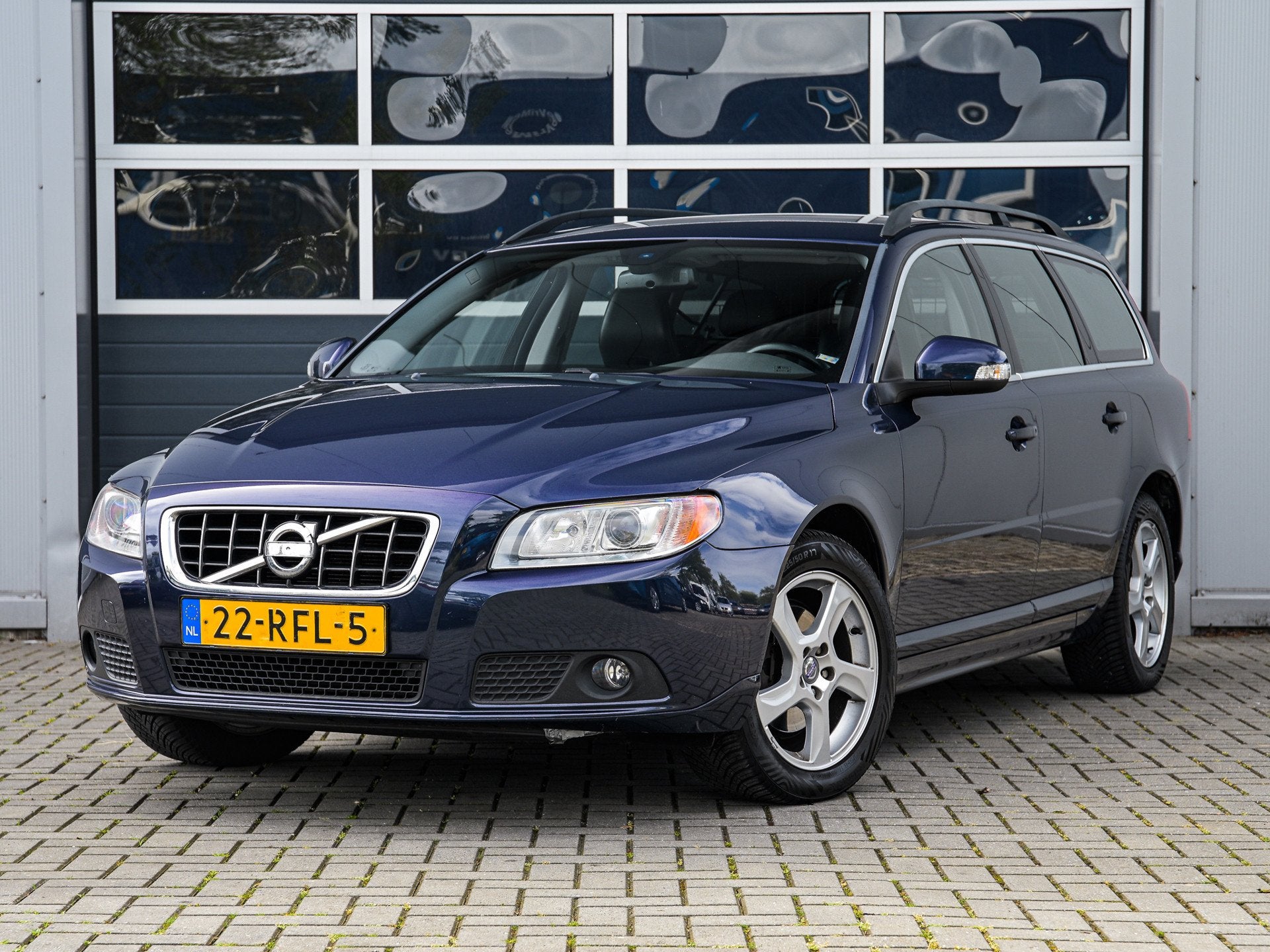 Volvo V70 1.6 T4 180pk Summum | Automaat | Leder | Xenon | C, 1525 kg, Gebruikt, Zwart, 4 cilinders