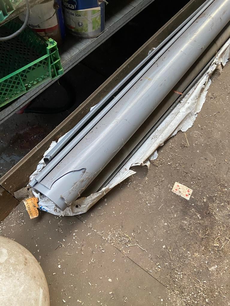 Grijze PVC dakgoot - Gebruikt, goede staat, Ophalen, Gebruikt, Pvc, 4 tot 6 meter