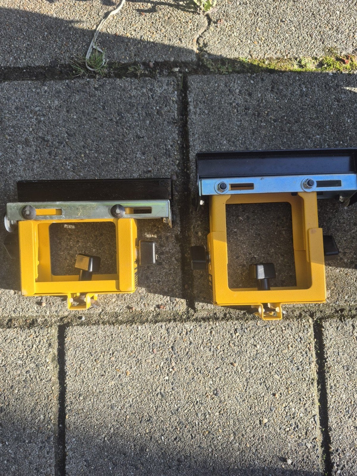 2x DeWALT Universele Werkstuksteunen, Ophalen