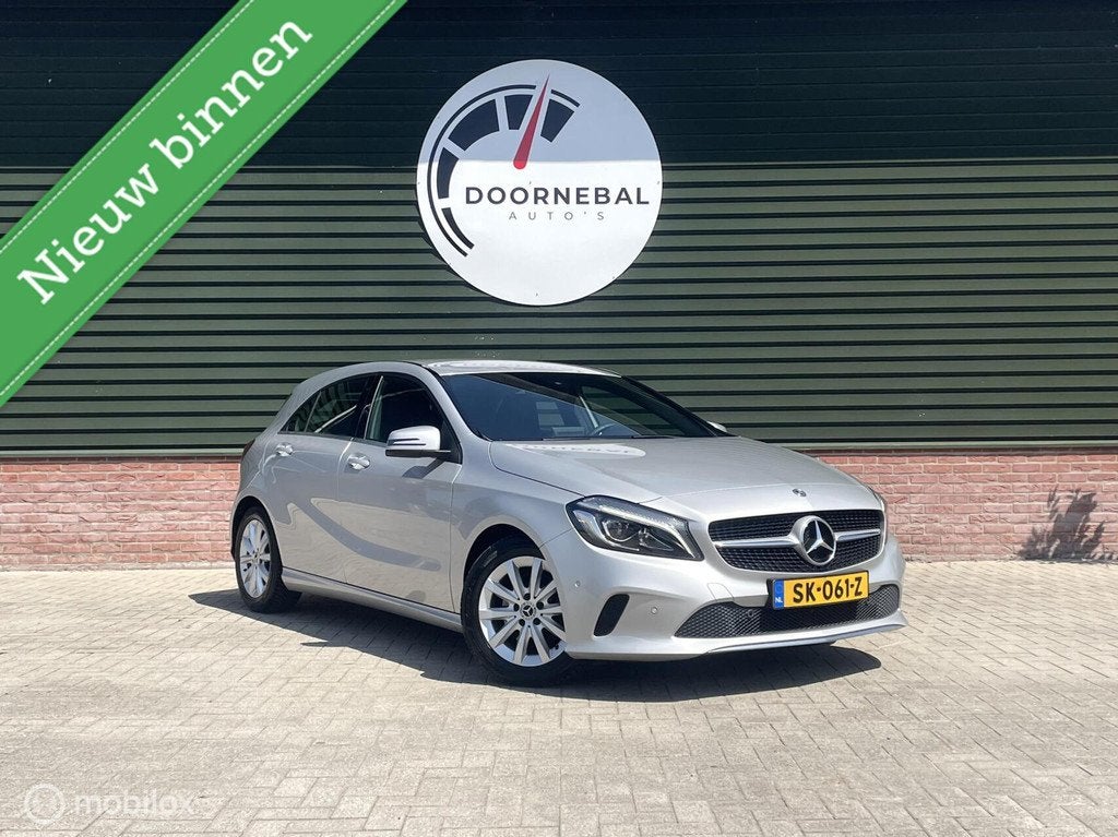 Mercedes A-klasse 180 Business Solution / KEURIG / GOED ONDH, Auto's, Gebruikt, 4 cilinders, Leder en Stof, 122 pk