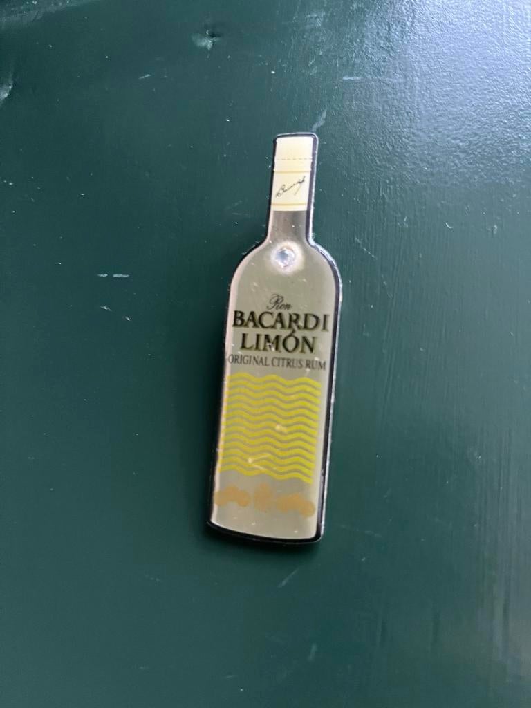 Bacardi Limon badge / button uit de jaren '90, Ophalen of Verzenden, Gebruikt, Overige typen