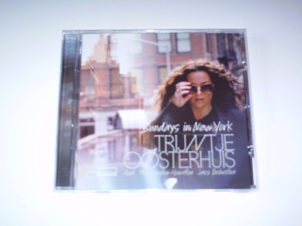 Sundays in New York - Trijntje Oosterhuis., Ophalen of Verzenden, Zo goed als nieuw