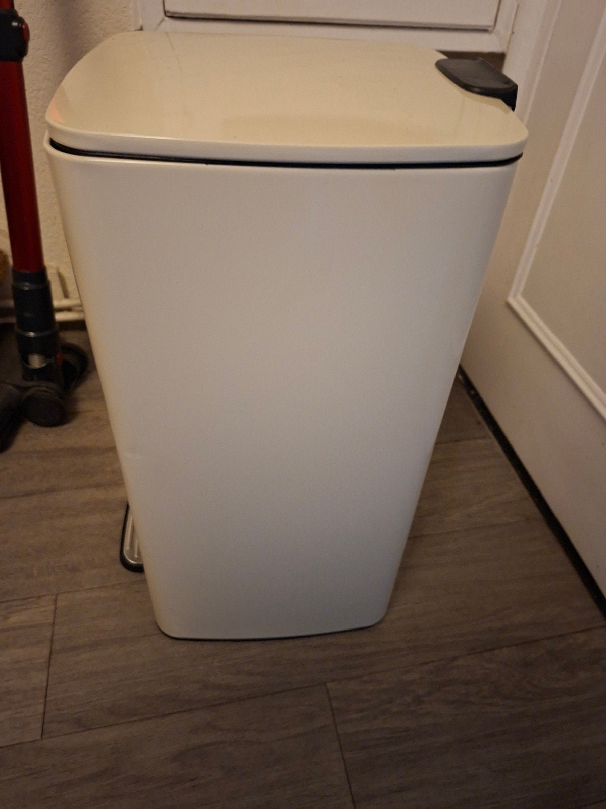 30 liter Songmics pedaalemmer, Huis en Inrichting, Woonaccessoires | Prullenbakken, Ophalen, Rvs, 50 tot 75 cm