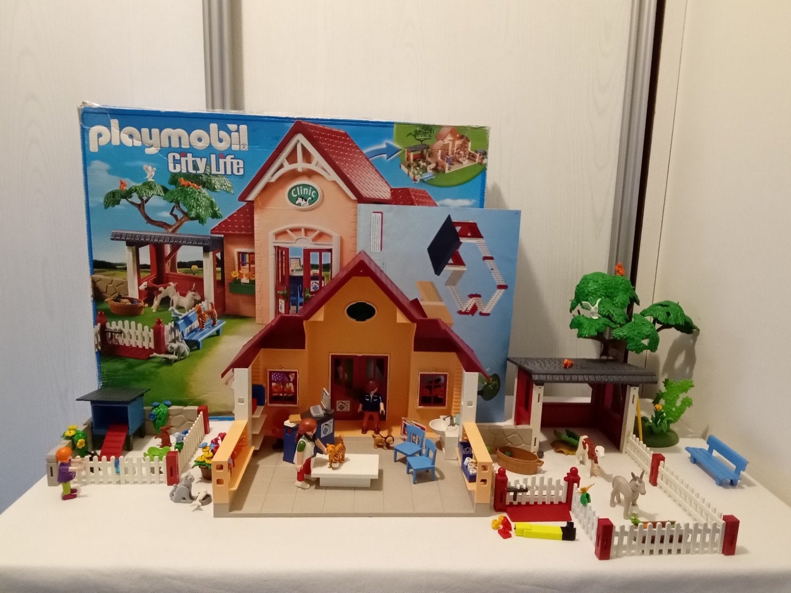 Playmobil 5529 Dierenkliniek compleet met doos en boekje, Kinderen en Baby's, Gebouw, Complete set, Ophalen of Verzenden, Zo goed als nieuw