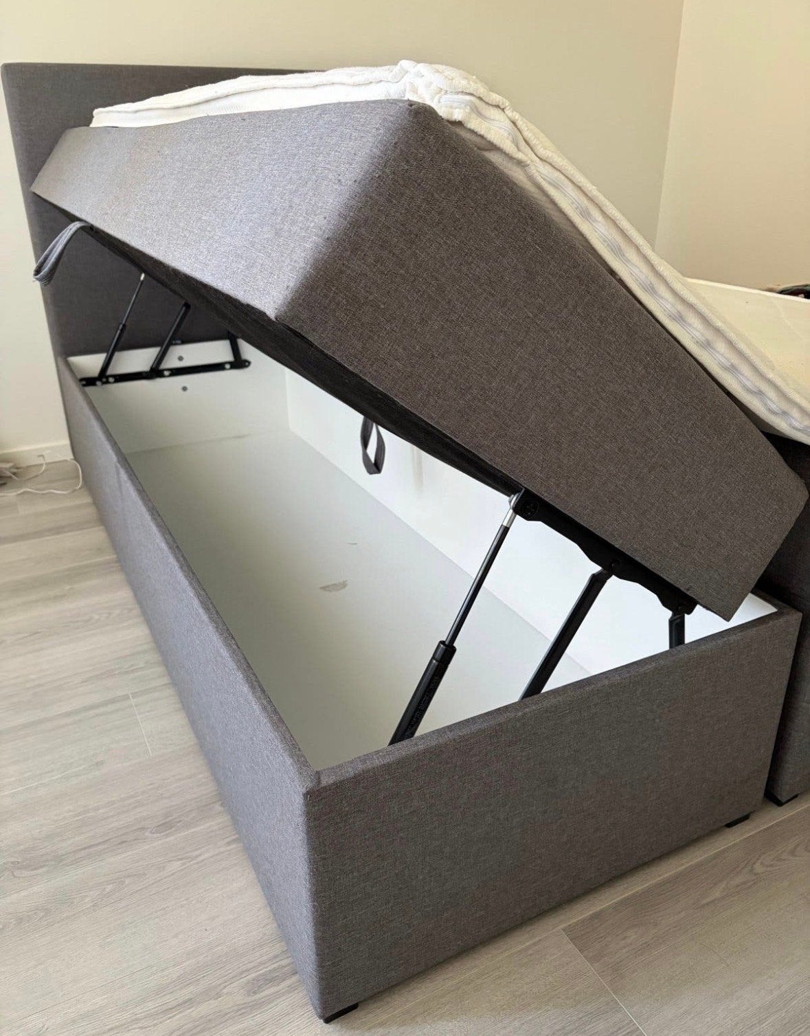 Leen bakker 140x200 bed met opbergruimte + Ikea topmatras, Huis en Inrichting, Gebruikt, Tweepersoons, 200 cm, 140 cm