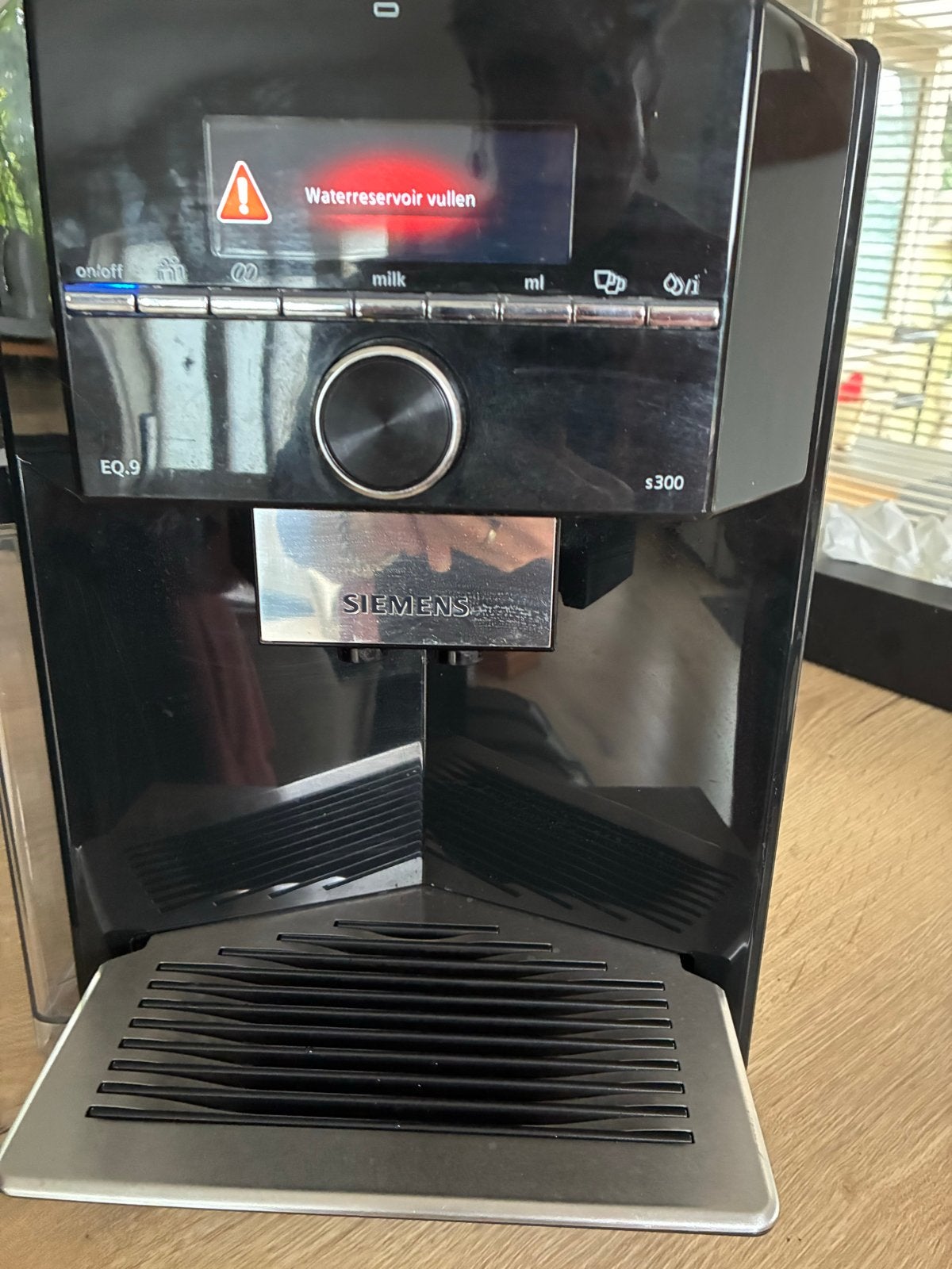 Siemens EQ9 koffiemachine voor de handige Harrie, Ophalen, Afneembaar waterreservoir, Koffiemachine, Koffiebonen
