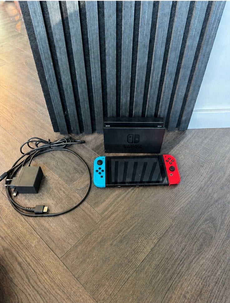 Nintendo Switch V2, Spelcomputers en Games, Ophalen of Verzenden, Zo goed als nieuw, Met 1 controller, Switch 2019 Upgrade