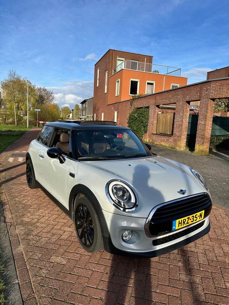 Mini 1.5 Cooper 2017 metalic grijs, Voorwielaandrijving, 136 pk, 4 stoelen, Handgeschakeld