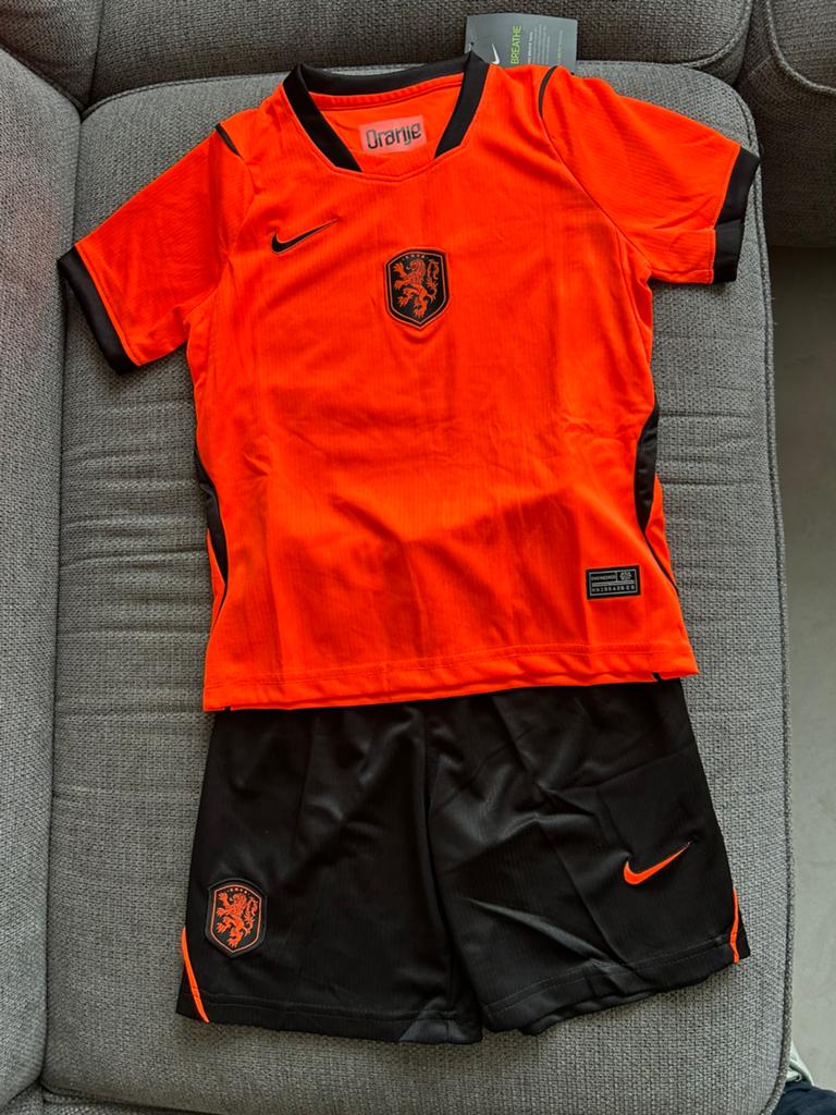 Nederlands elftal kids tenue, Sport en Fitness, Voetbal, Maat XS of kleiner, Ophalen of Verzenden, Nieuw, Set
