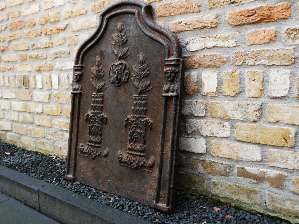 Grote antieke haardplaat met bloemenvazen en Minerva haard, Ophalen of Verzenden