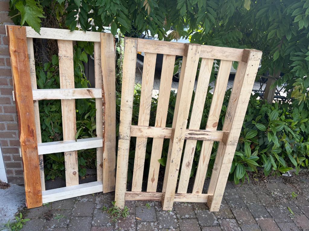 Two Pallets for free, Doe-het-zelf en Verbouw, Hout en Planken, Ophalen, Minder dan 25 mm, Pallet, Minder dan 200 cm