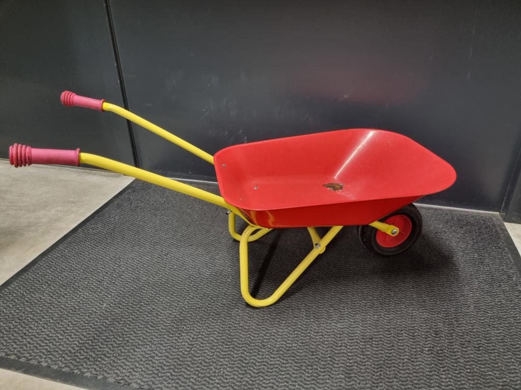 Rode kinder kruiwagen - speelgoed, Ophalen, Gebruikt, Jongen of Meisje