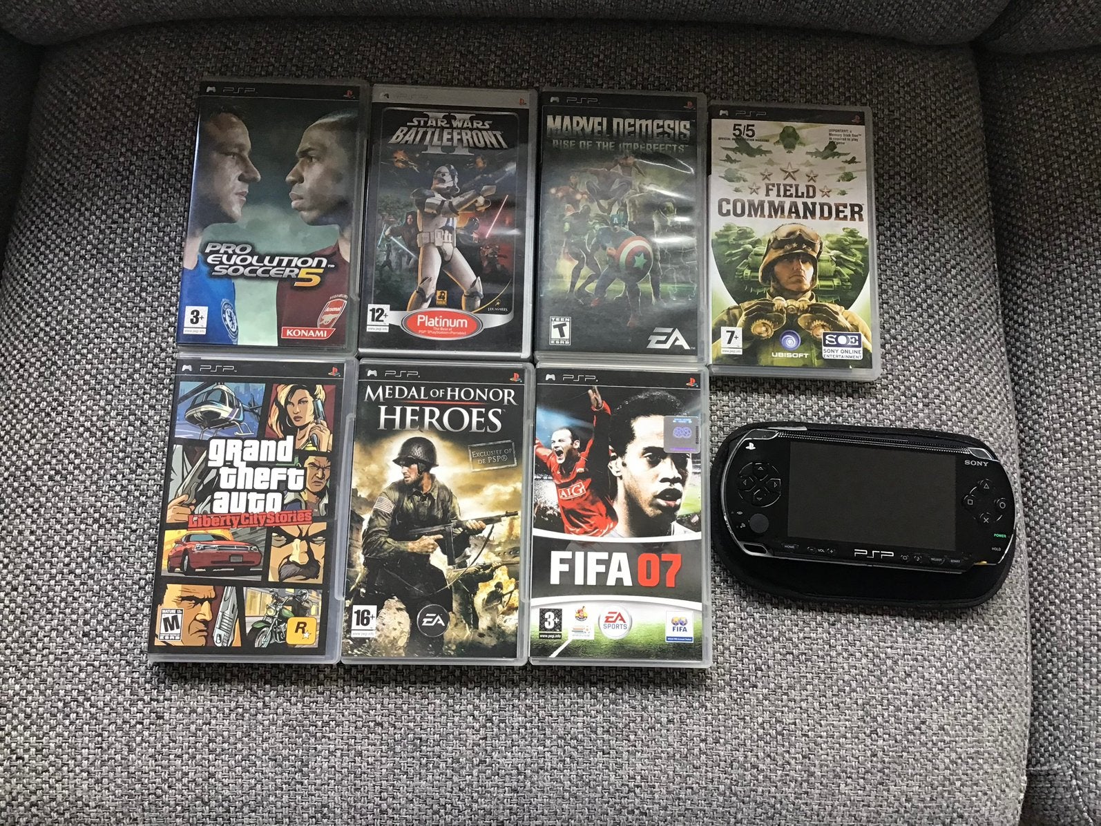 Psp 1004 + spellen, Spelcomputers en Games, Ophalen, Zo goed als nieuw, PSP