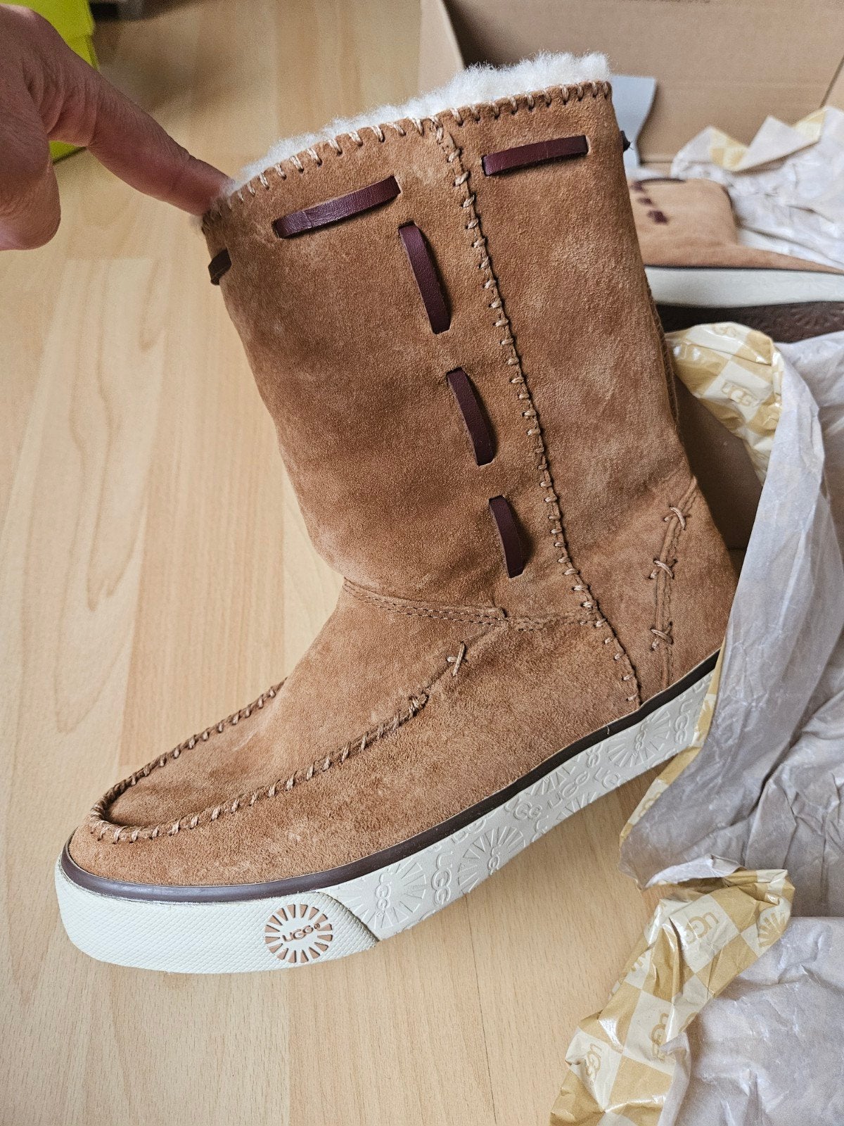 Nieuwe UGG laarzen  maat 37- Bruin suède met bontvoering, UGG, Bruin, Lage of Enkellaarzen, Nieuw