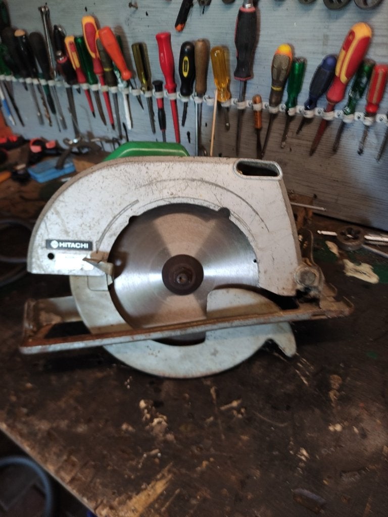 hand cirkelzaag 1750 watt 4200 t.p.m Hitachi professioneel, Doe-het-zelf en Verbouw, Gereedschap | Zaagmachines, Ophalen, Gebruikt