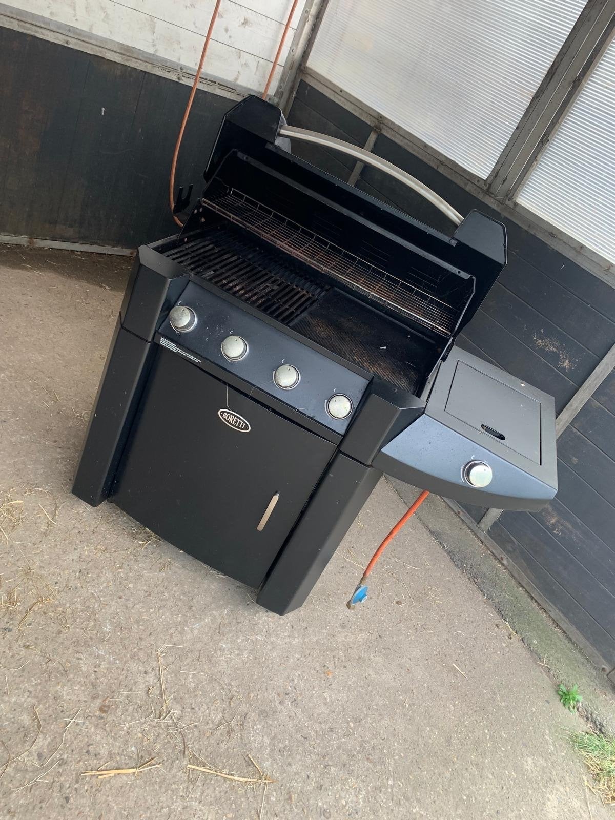 Buoretti Gasbarbecue met 4 branders en zijbrander, Ophalen, Gebruikt