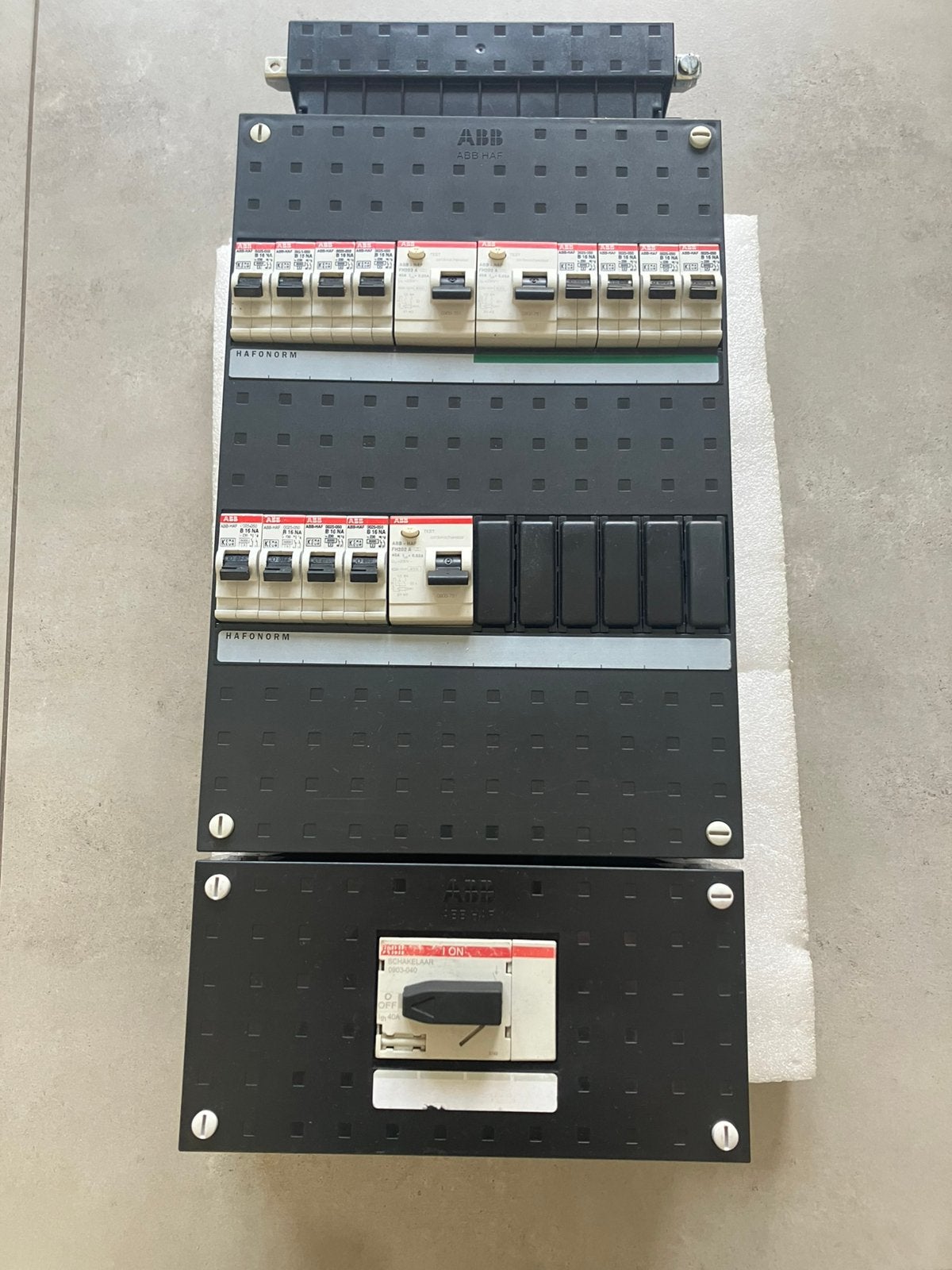 Abb 3 fase meterkast met 12 groepen, complete groepenkast, Ophalen of Verzenden, Zo goed als nieuw, Overige typen