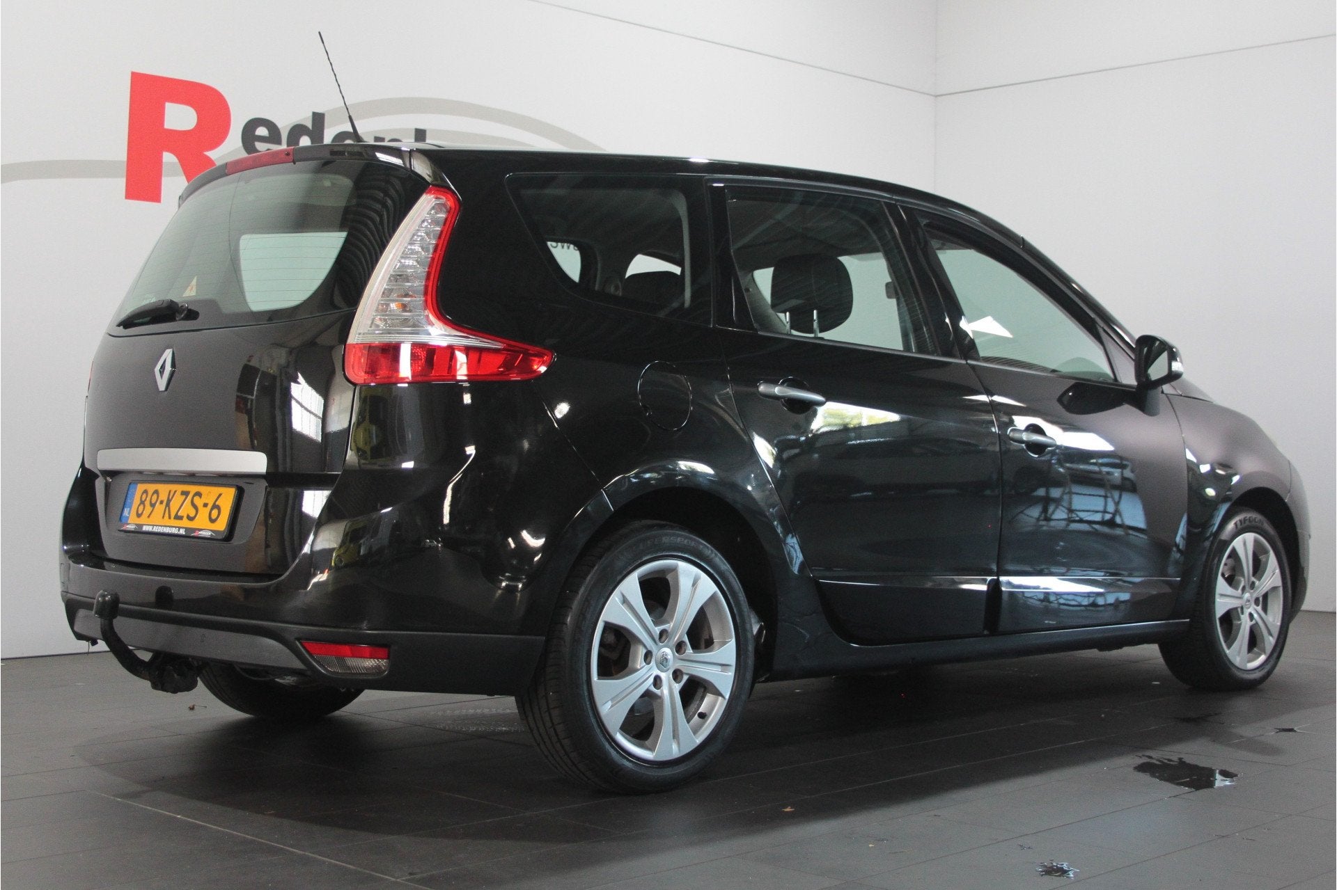 Renault Grand Scénic 2.0 Dynamique - Automaat (bj 2010), Auto's, Gebruikt, 4 cilinders, Automatische klimaatregeling, Zwart