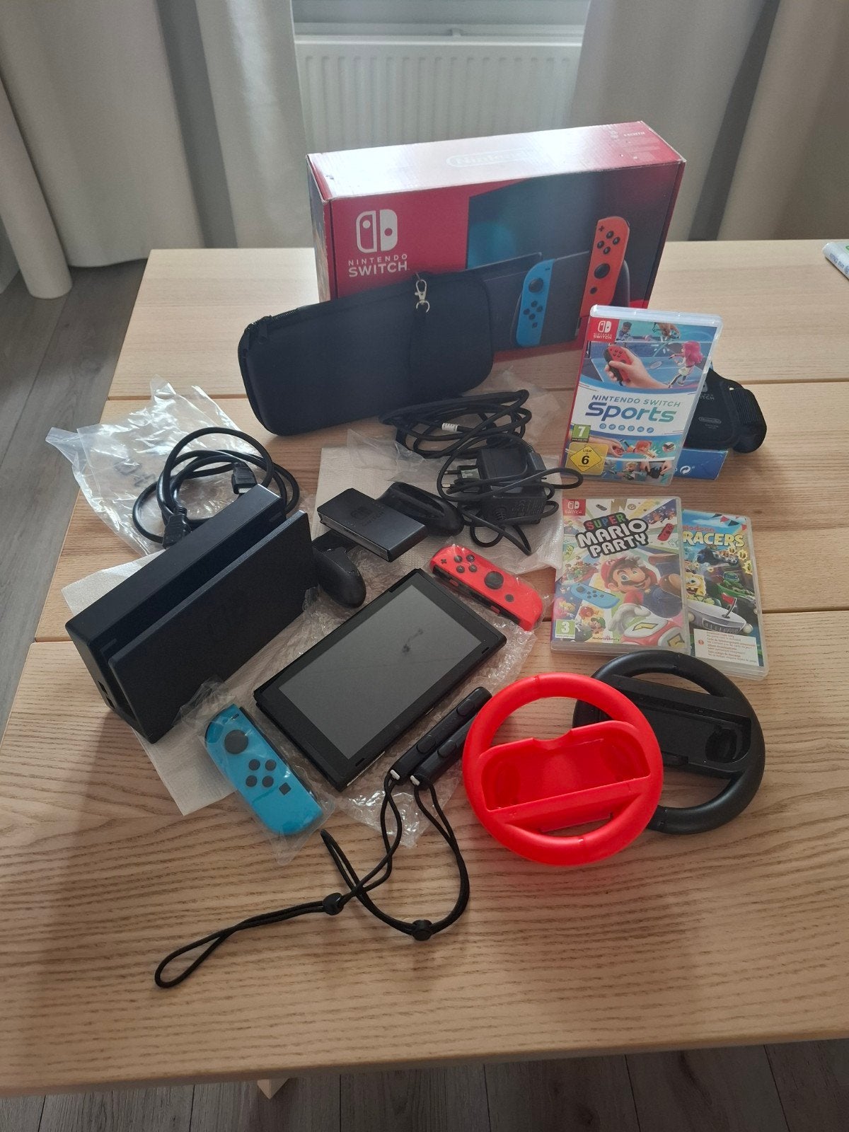 Nintendo Switch, Switch 2019 Upgrade, Met games, Met 2 controllers, Ophalen of Verzenden