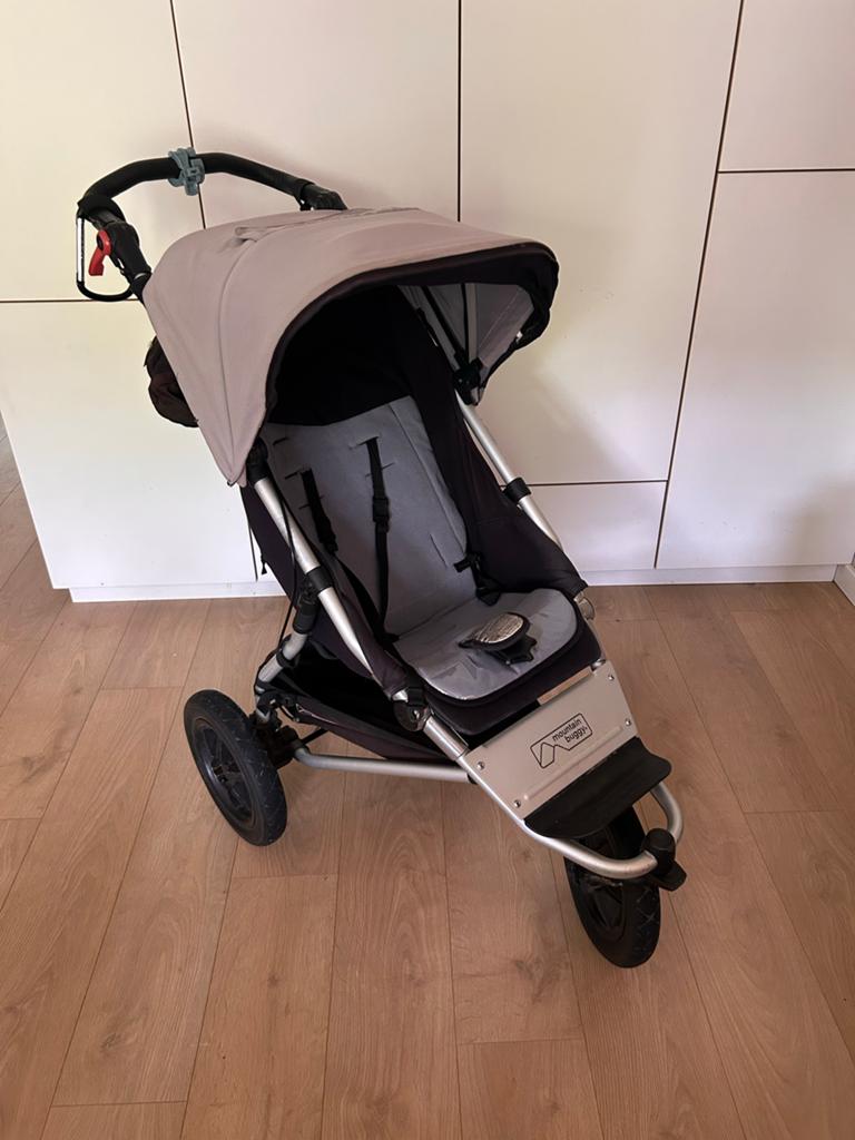 Mountain Buggy Urban Jungle met reiswieg en tas voor vliegen, Gebruikt, Luchtbanden, Ophalen, Kinderwagen