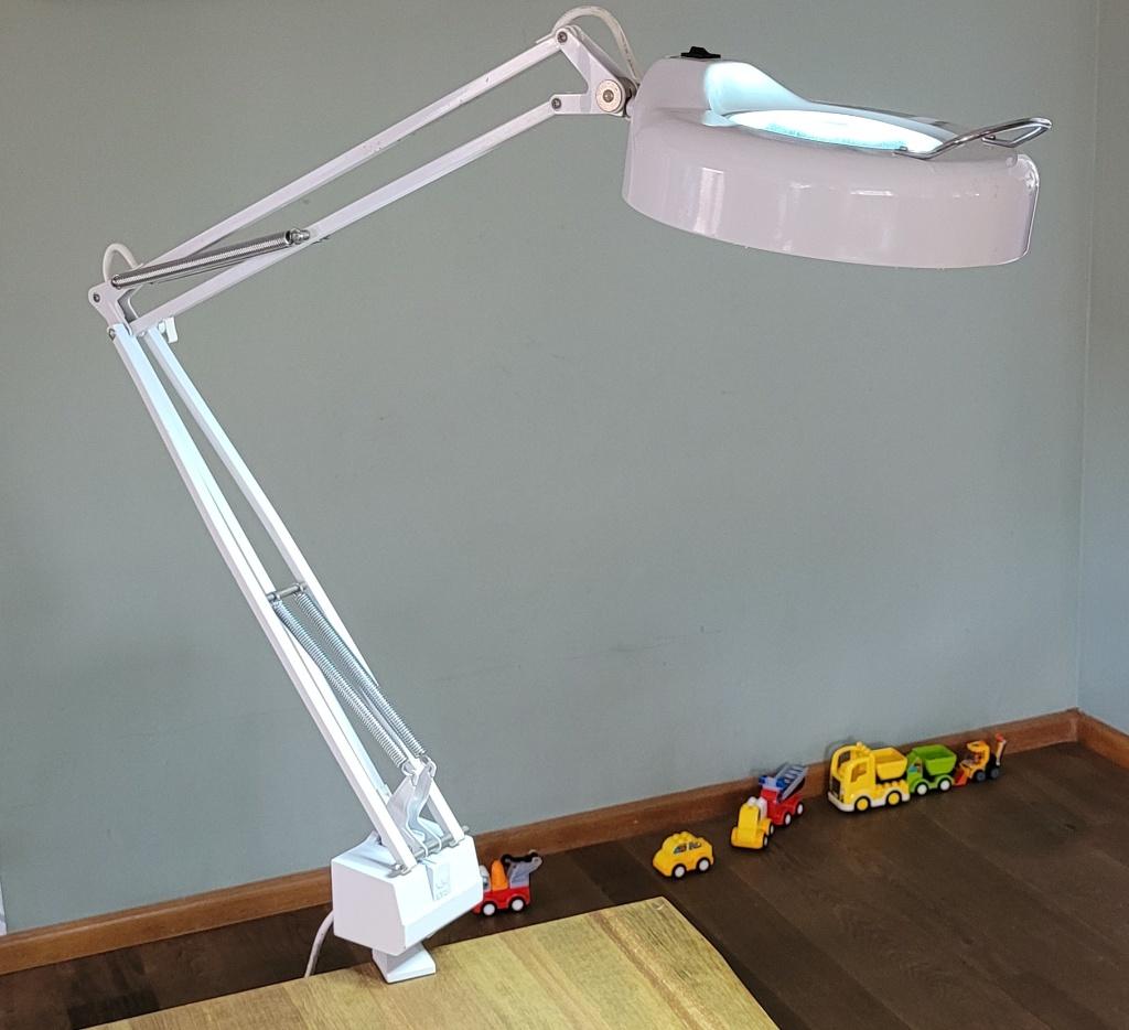 Loupelamp tafelmodel + verrijdbaar onderstel, Ophalen, Gebruikt, Loeplamp