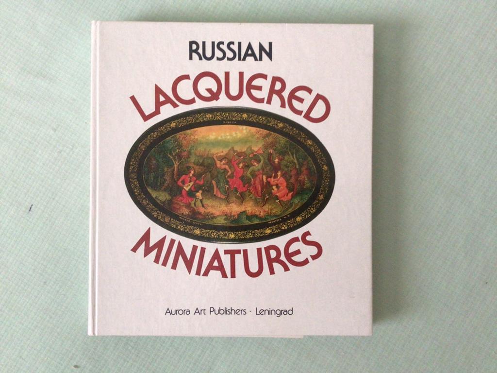 Prachtig boek  over Russische Lakdoosjes, Ophalen of Verzenden, Zo goed als nieuw
