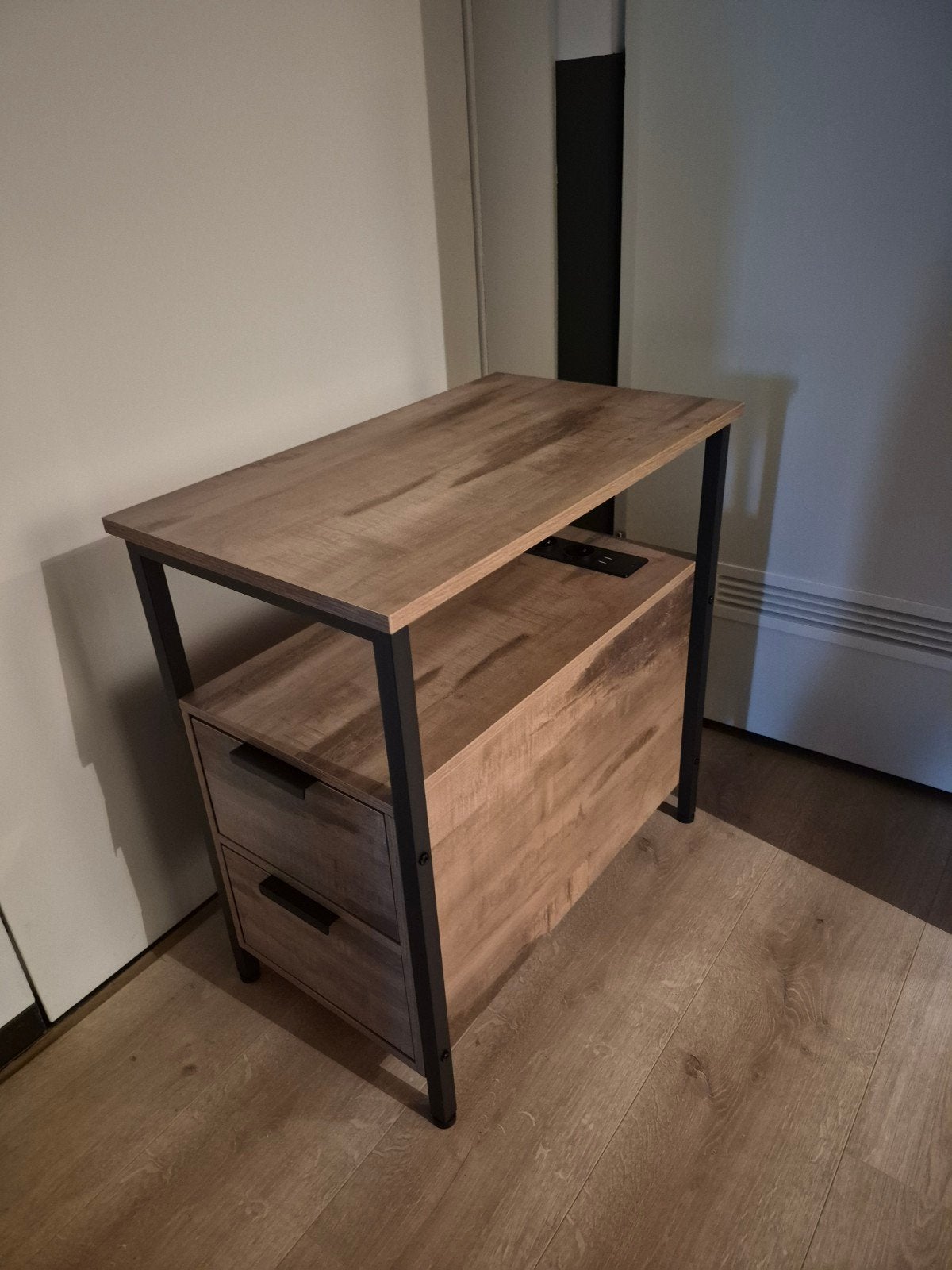 Bijzettafel, Stopcontact, Hout, Bruin, Zo goed als nieuw