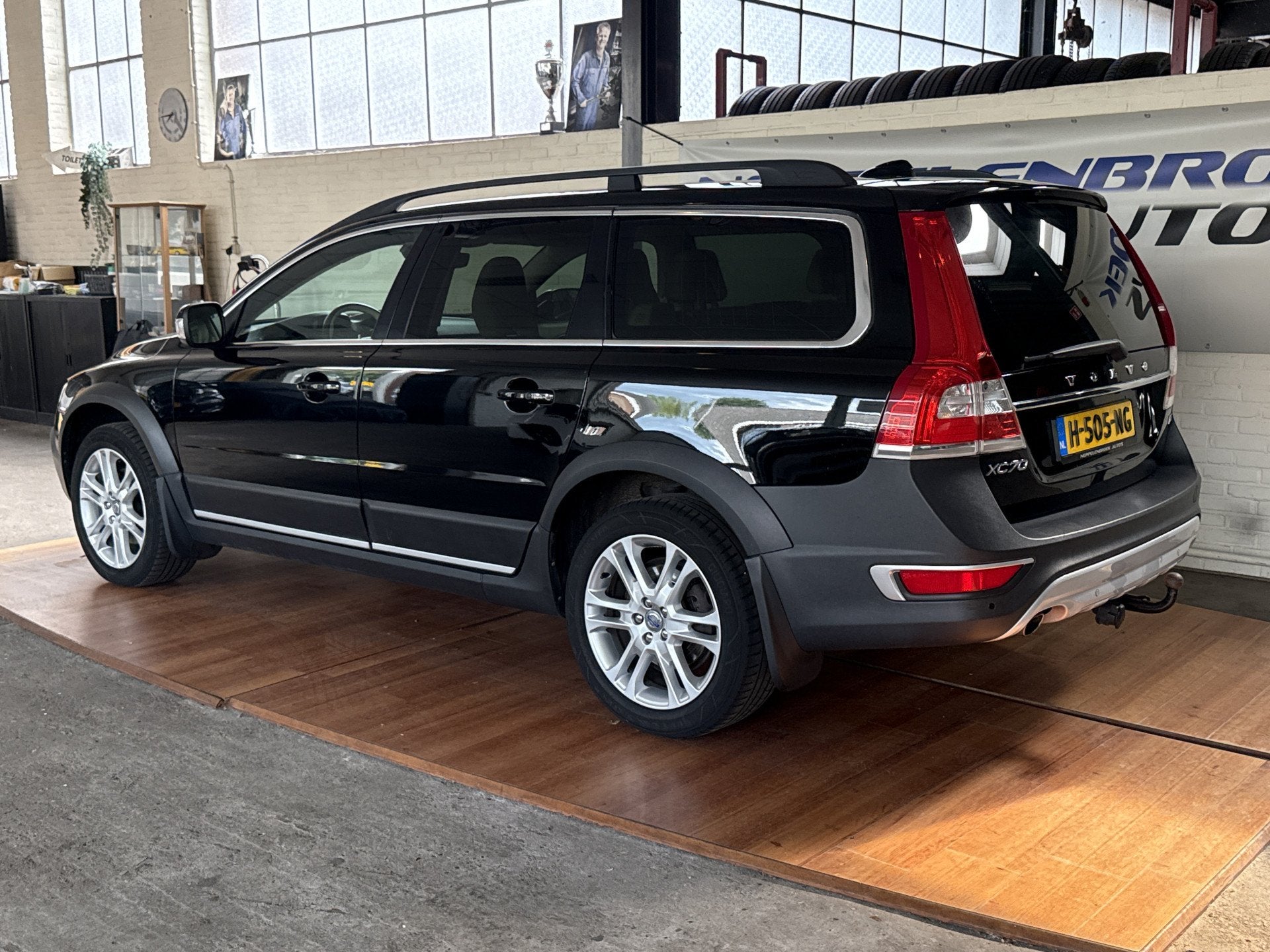 Volvo XC70 2.0 T5 FWD Summum (bj 2016, automaat), Gebruikt, Euro 6, 4 cilinders, XC70