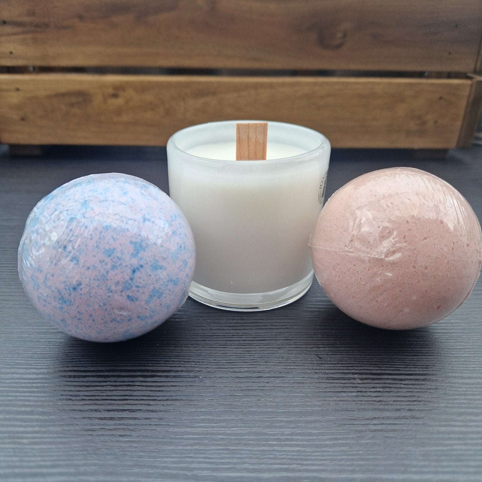 Zelfgemaakte Kaars & Bruisbal Giftset - Ontspanning Cadeau, Meerkleurig, Overige merken, Ophalen of Verzenden, Kaars