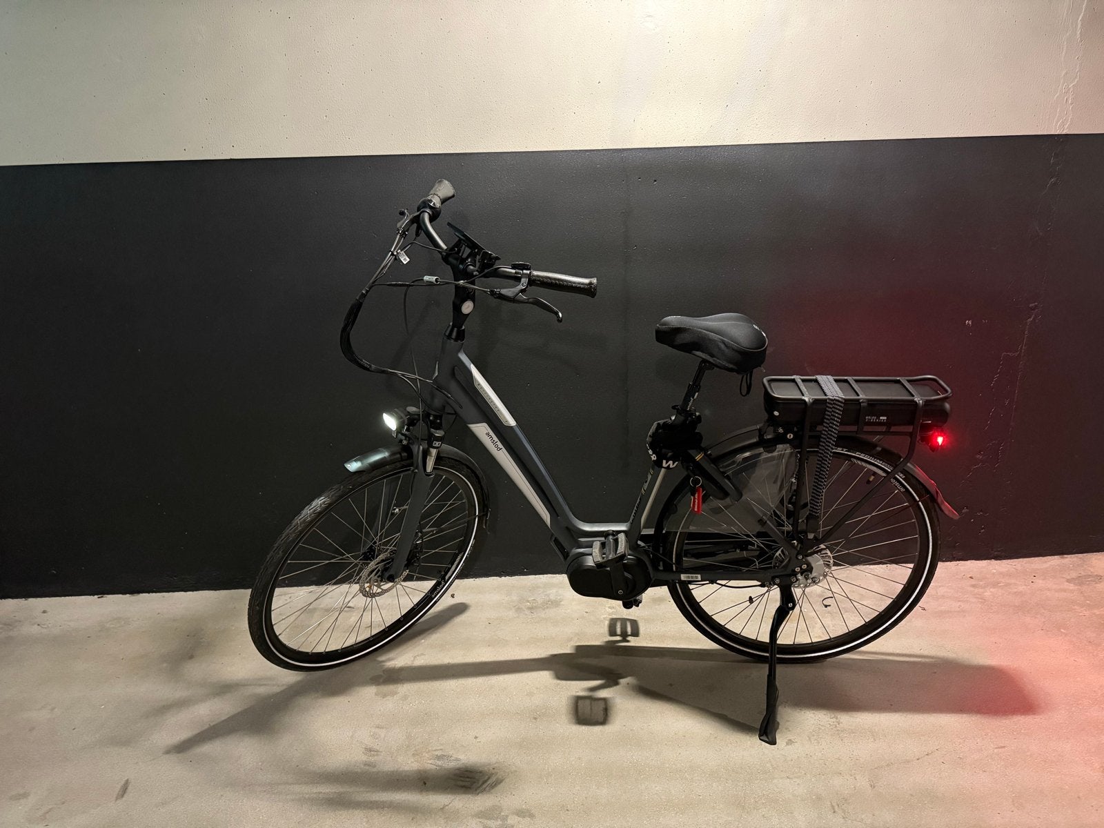 Amslod Wellington MTX 600 E-bike ZGAN, Zo goed als nieuw, 51 tot 55 cm, 50 km per accu of meer, Ophalen