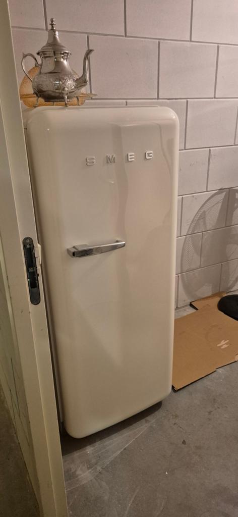 Smeg Koelkast Crème - Retro Stijl met Vriesvak, Witgoed en Apparatuur, Koelkasten en IJskasten, 150 tot 200 liter, Gebruikt, 60 cm of meer