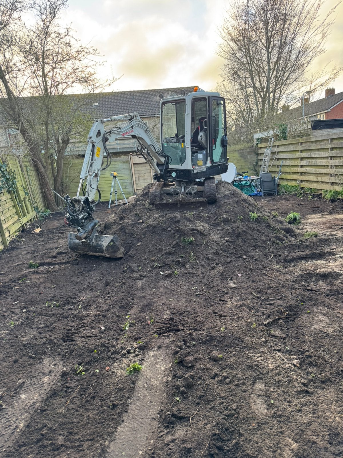 Minikraan te huur met machinst, Tuin en Terras, Tegels en Klinkers, Klinkers, Beton, Ophalen of Verzenden