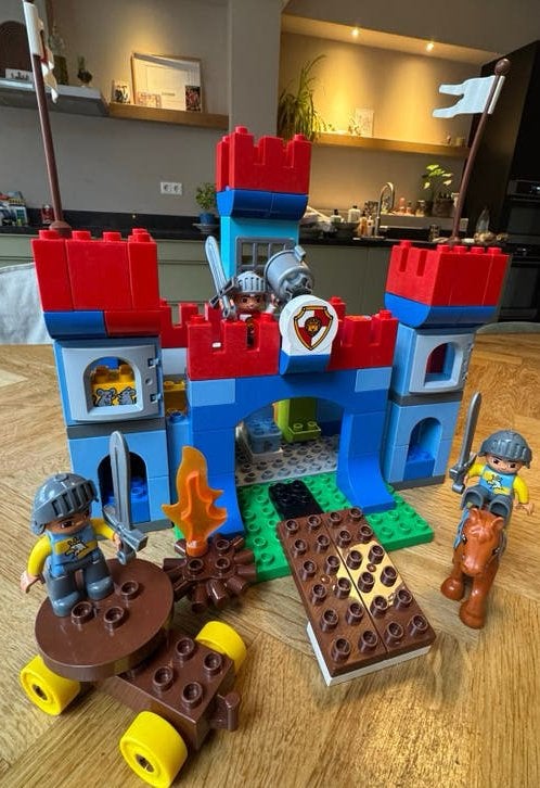 LEGO Duplo Kasteel met ridders en accessoires, Ophalen, Zo goed als nieuw, Overige merken