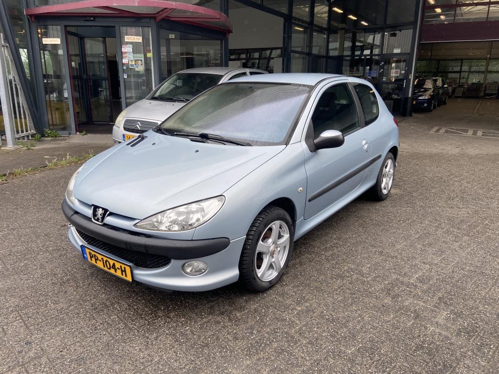 Peugeot 206 1.4 One-line (bj 2006), Auto's, Stof, 31 €/maand, 4 cilinders, Bedrijf