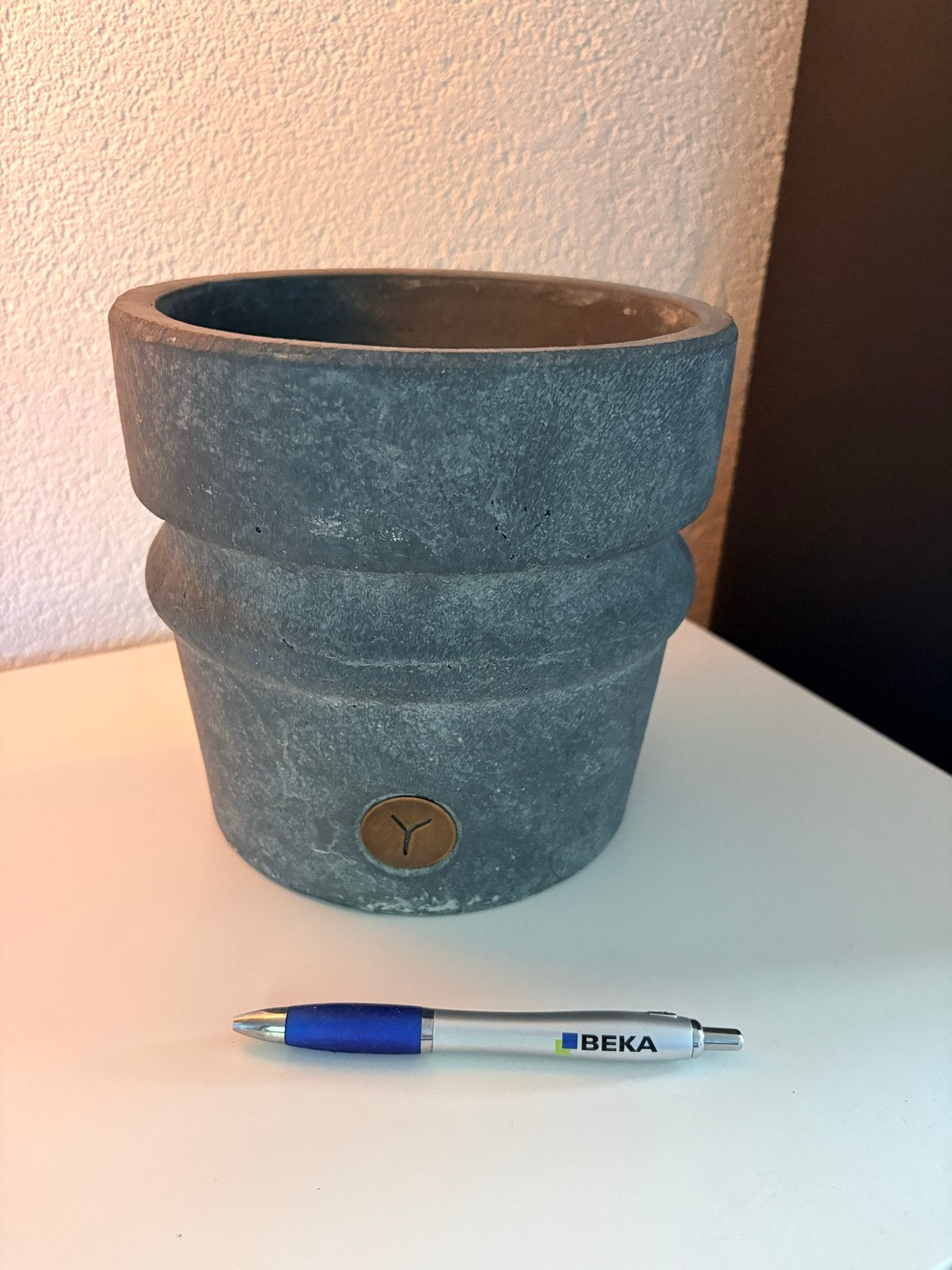 Grote Brynxz Bloempot - Robuust en Stijlvol, Gebruikt, Rond, Binnen, Minder dan 40 cm