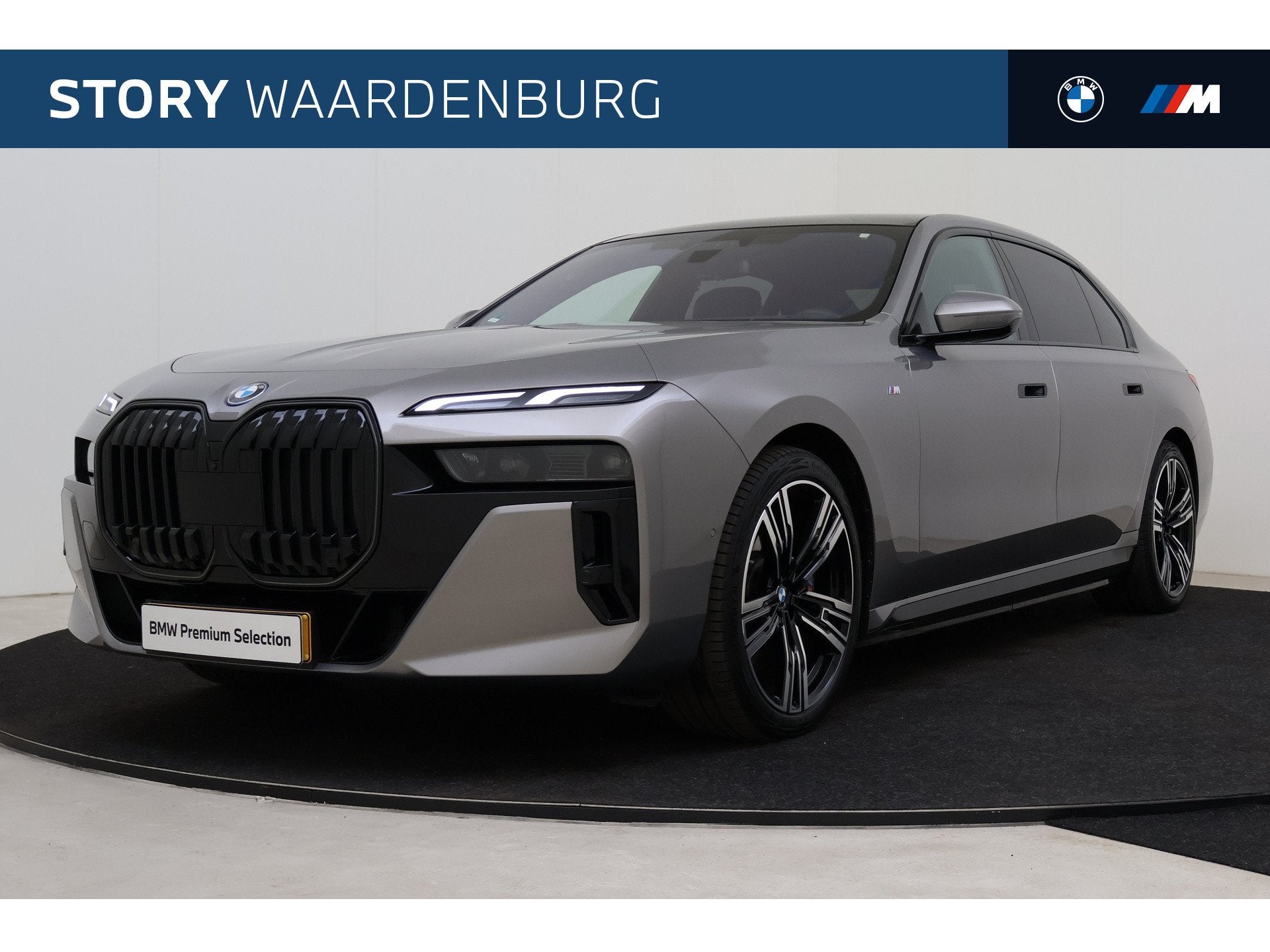 BMW i7 eDrive50 High Executive M Sport / Panoramadak / Stoel, Auto's, Dealer onderhouden, Achterwielaandrijving, Gebruikt, Zwart