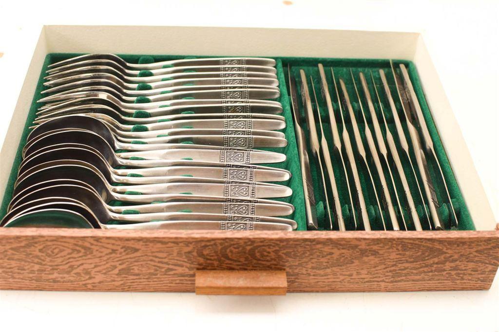 12 delige Sorya Rostfrei bestek in lade box 50160, Ophalen of Verzenden, Gebruikt, Rvs of Chroom