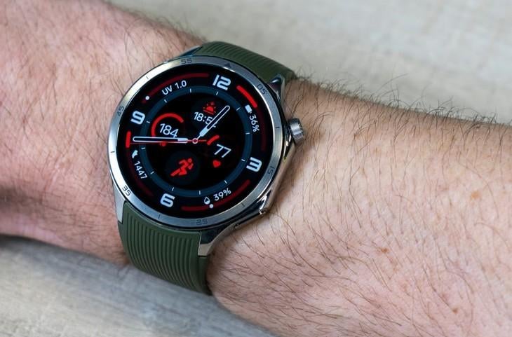 Nieuwstaat oneplus watch 3 46 mm aangeboden, Sieraden, Tassen en Uiterlijk, Smartwatches, Ophalen of Verzenden, Zo goed als nieuw