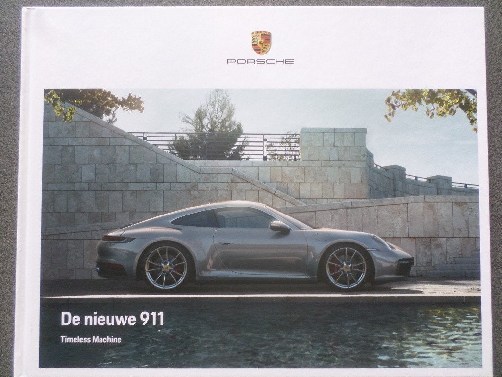 Porsche 911 992 Carrera 2018 Boek, Ophalen of Verzenden, Zo goed als nieuw, Porsche