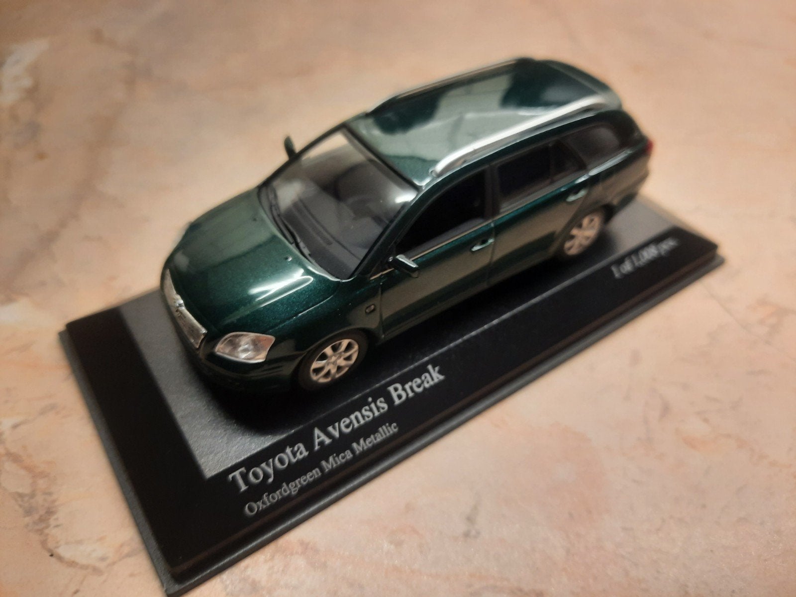 Minichamps Toyota Avensis Break Oxfordgreen Metallic 1:43, Ophalen of Verzenden, Nieuw, Auto, MiniChamps