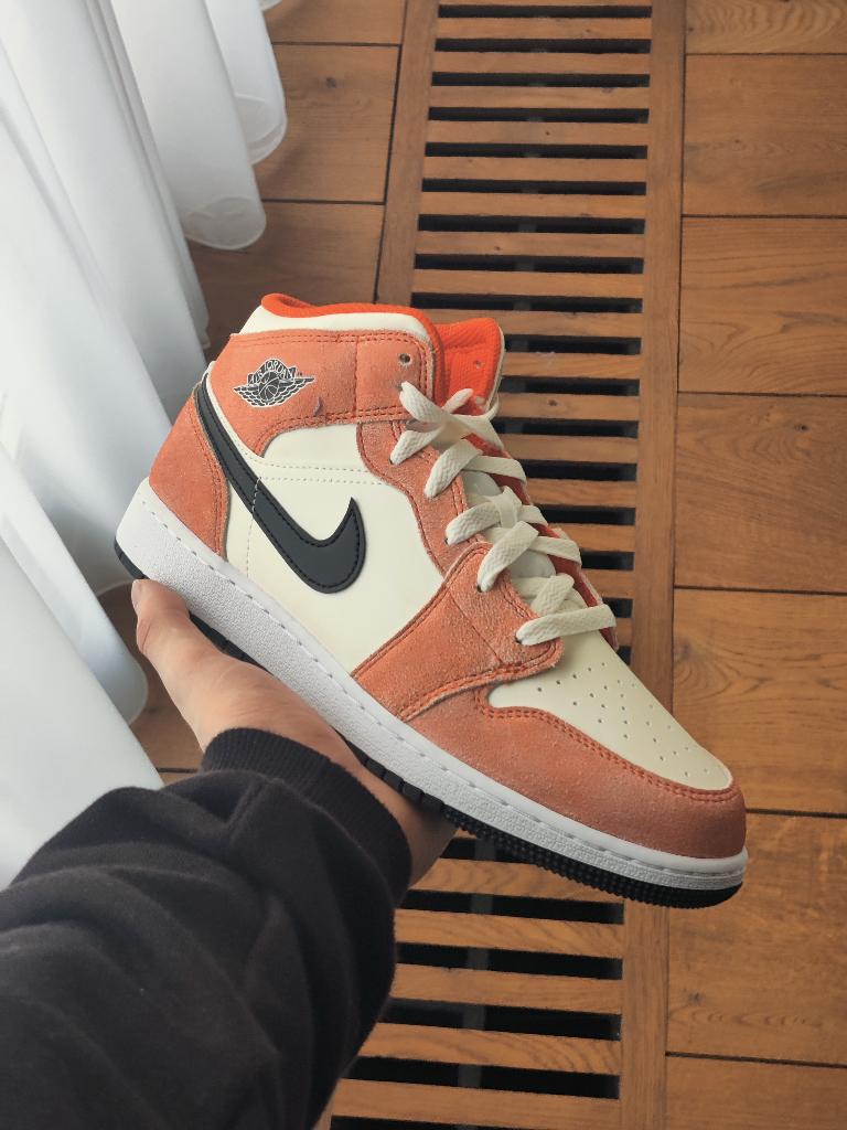 Jordan 1 mid Team Orange Pink 40, Kleding | Dames, Schoenen, Nieuw, Ophalen of Verzenden, Sneakers of Gympen, Jordan