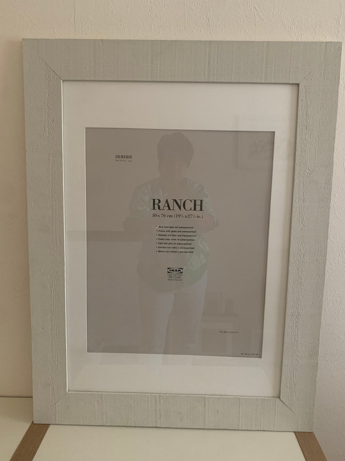 Grote fotolijst met houten lijst - IKEA Ranch 50x70 cm, Ophalen of Verzenden, Zo goed als nieuw, Met glas, Hout