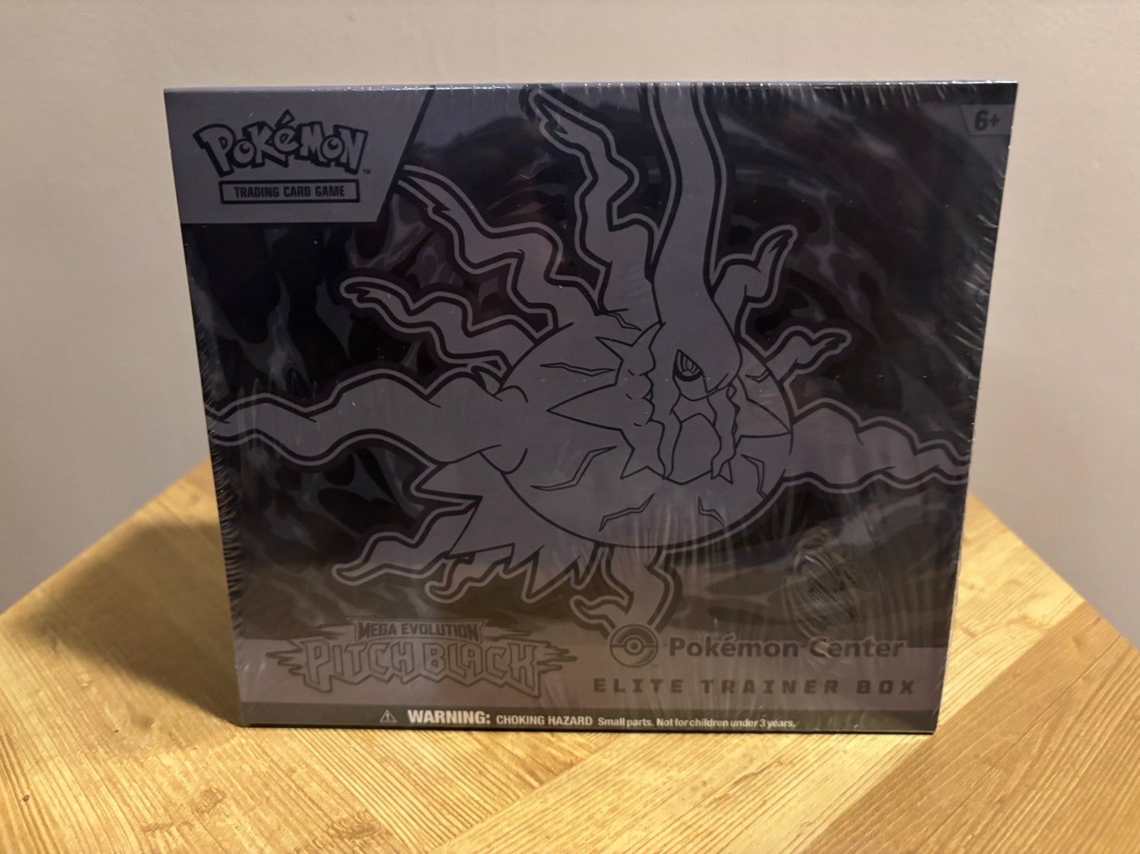 Pitch Black Pokémon Center Elite Trainer Box, Ophalen of Verzenden, Nieuw, Boosterbox, Foil