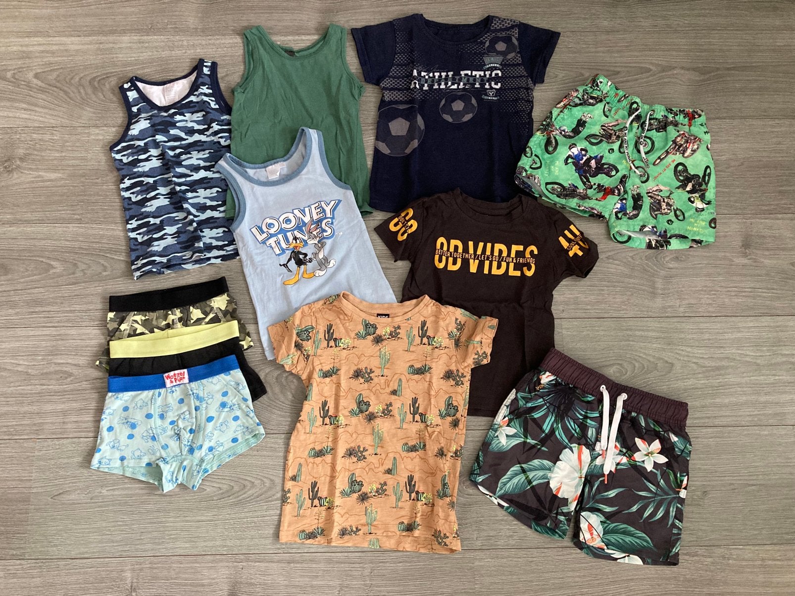 Pakket maat 104 jongen pyjama’s zwembroeken hemd boxer shirt, Ophalen of Verzenden, Maat 104