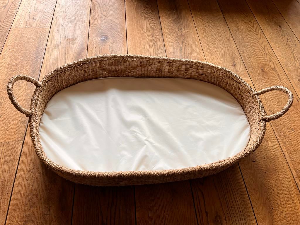 Mooie rieten aankleedmand met matrasje, Kinderen en Baby's, Badjes en Verzorging, Zo goed als nieuw, Aankleedkussen, Overige merken