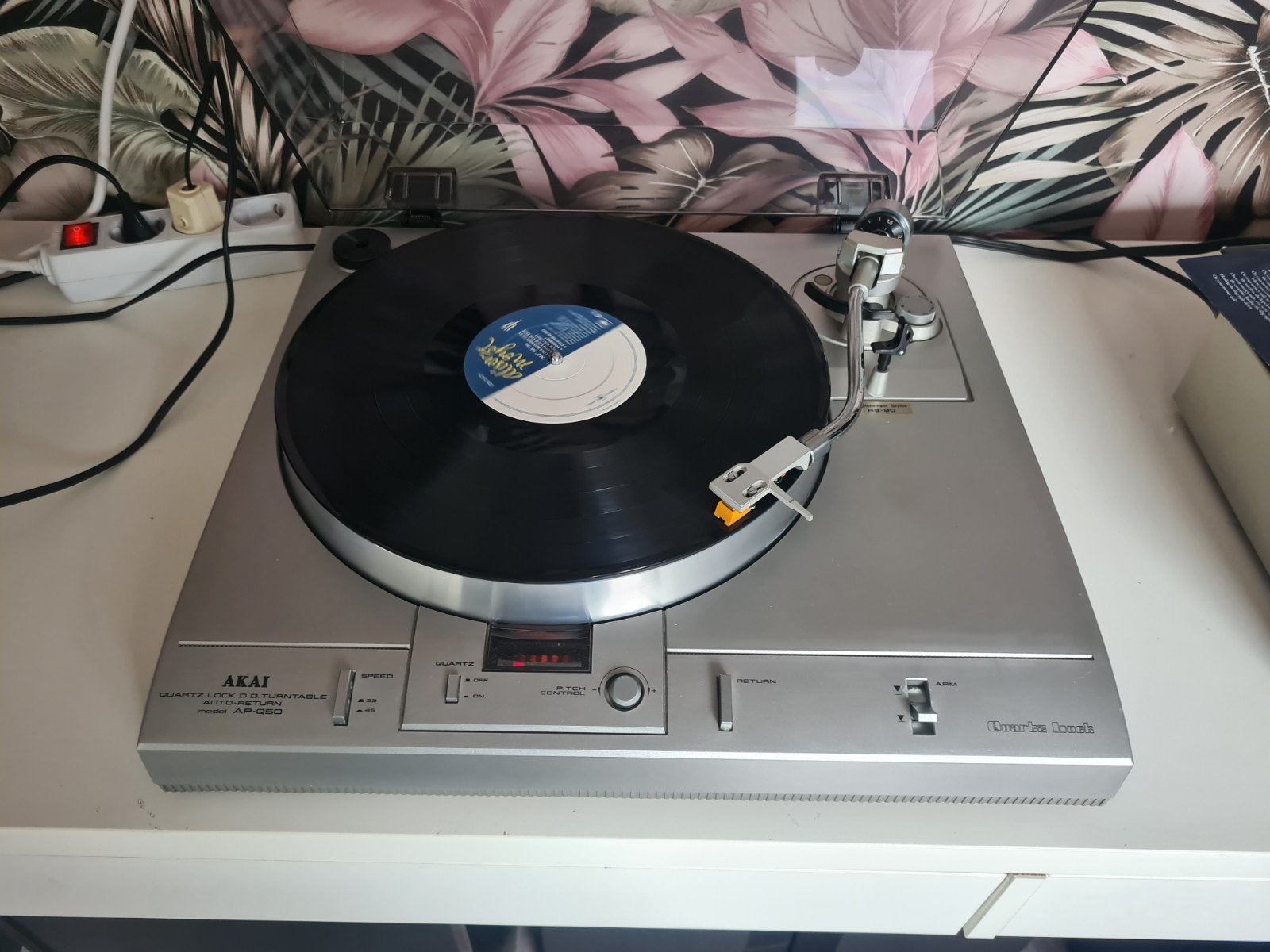 nette Akai AP-Q50 Quartz Lock platenspeler, Audio, Tv en Foto, Platenspelers, Ophalen, Akai