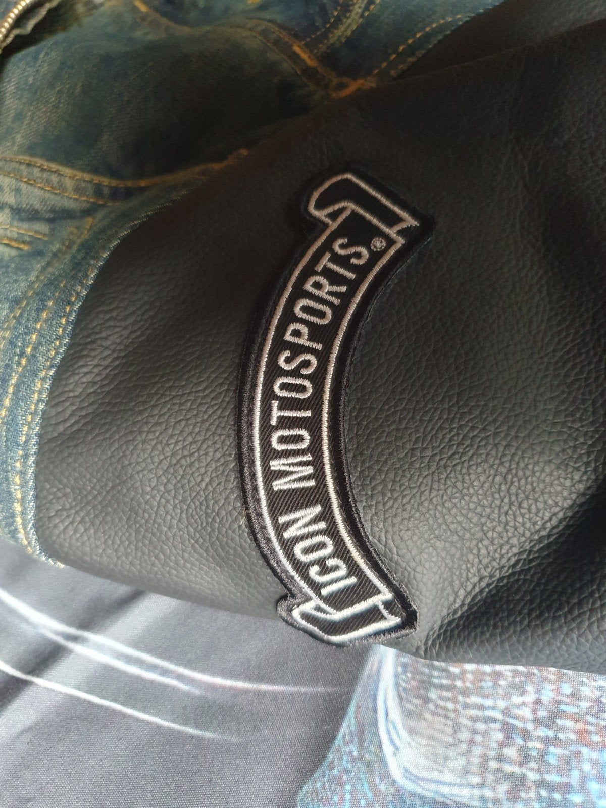 Motorjas en 2 broeken ( nieuw), Ophalen, Nieuw zonder kaartje, Dames, Broek | leer