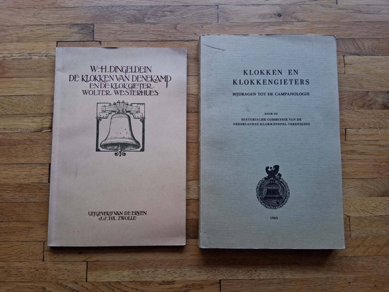 2 Boeken klokken en klokkengieters geschiedenis fotoboek, Ophalen of Verzenden, Zo goed als nieuw