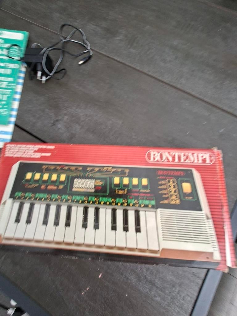 Bontempi elektronisch keyboard met bladmuziek, Muziek en Instrumenten, Keyboards, Ophalen of Verzenden, Gebruikt, 49 toetsen, Overige merken